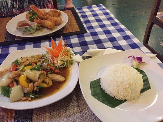 Ruangrot Restaurant & Bar